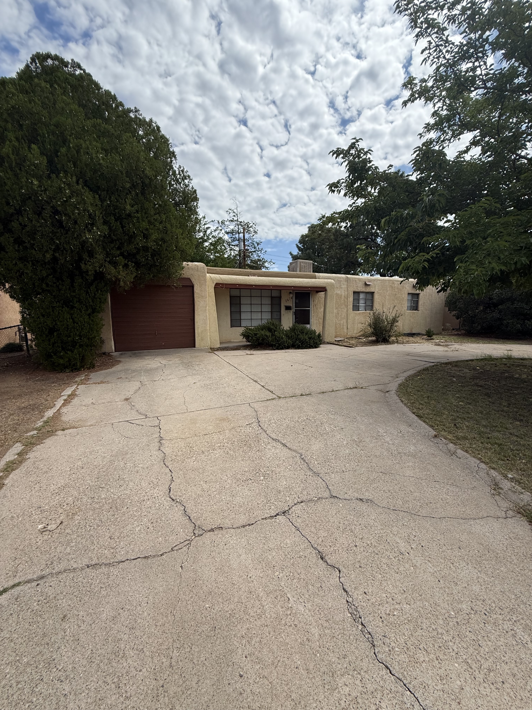 1612 Hendola Drive Northeast